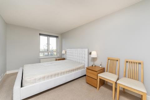 1 bedroom flat for sale, Finch Lodge, Admiral Walk, London