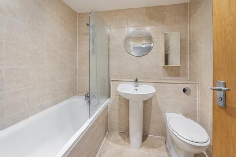 1 bedroom flat for sale, Finch Lodge, Admiral Walk, London