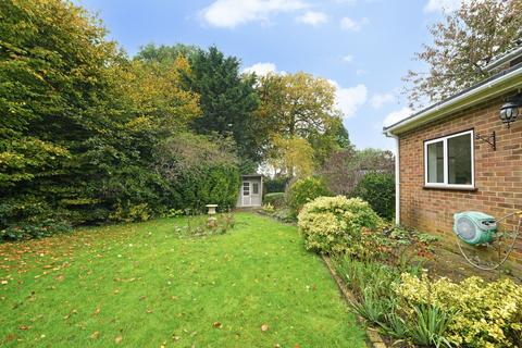 5 bedroom semi-detached house to rent, Linden Close, Orpington, Kent