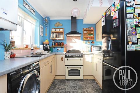 31 Crowhurst Close, Carlton Colville, Lowestoft, NR33 8SB