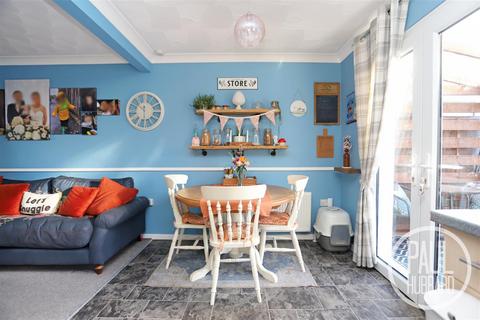 31 Crowhurst Close, Carlton Colville, Lowestoft, NR33 8SB
