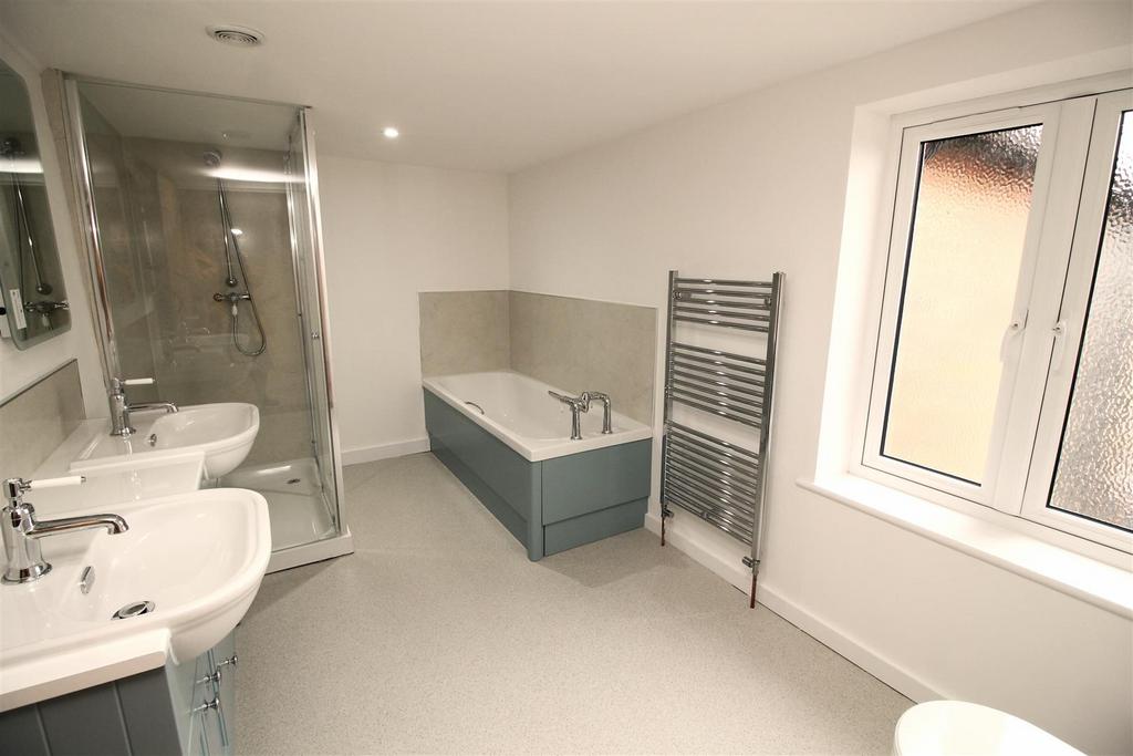 Bathroom.JPG