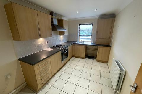 2 bedroom flat to rent, Hening Avenue, Ipswich IP3