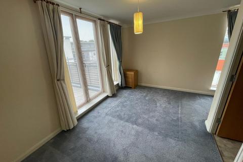 2 bedroom flat to rent, Hening Avenue, Ipswich IP3