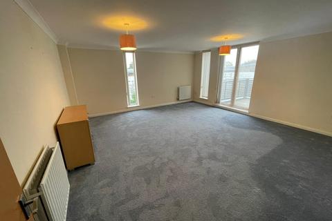 2 bedroom flat to rent, Hening Avenue, Ipswich IP3