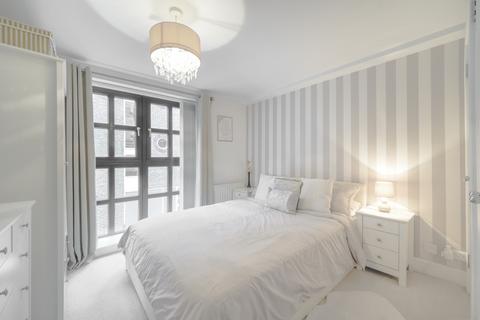 1 bedroom flat for sale, Concordia Wharf, 21 Cold Harbour, London