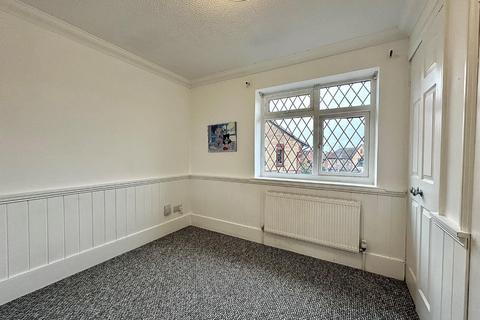 2 bedroom semi-detached house for sale, Braemar Crescent, Northampton