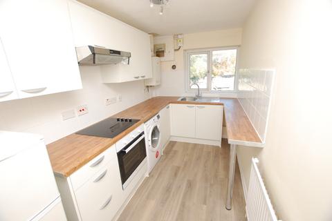 2 bedroom maisonette to rent, STANBRIDGE ROAD