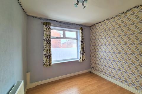 3 bedroom terraced house to rent, Raikes Road, Preston PR1