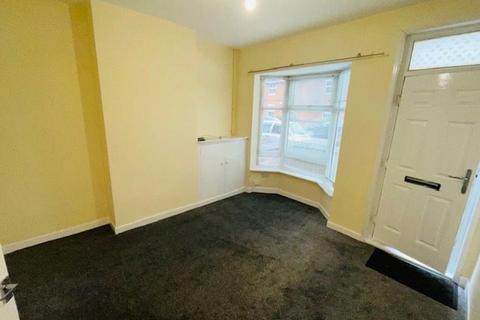 2 bedroom house to rent, Gilbert Road, Smethwick, B66 4PZ