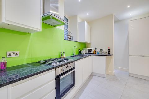 2 bedroom flat for sale, Avonmore Mansions, Avonmore Road, London