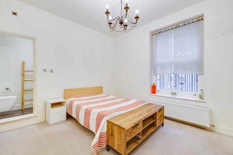 2 bedroom flat for sale, Avonmore Mansions, Avonmore Road, London