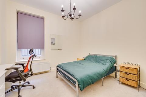 2 bedroom flat for sale, Avonmore Mansions, Avonmore Road, London