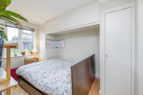 Studio for sale, St Leonards Court, St. Leonards Road, East Sheen, London