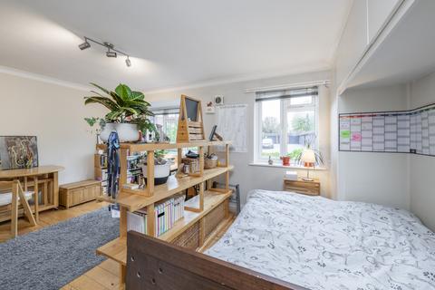 Studio for sale, St Leonards Court, St. Leonards Road, East Sheen, London