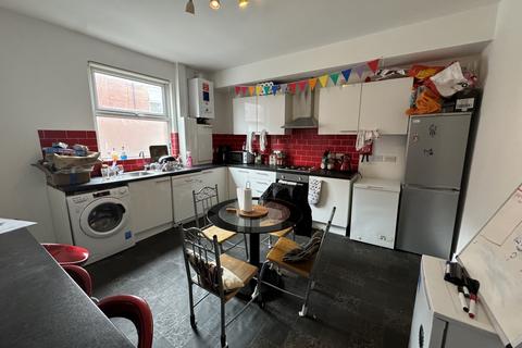 4 bedroom terraced house to rent, Branksome Terrace, Leeds, West Yorkshire, LS6