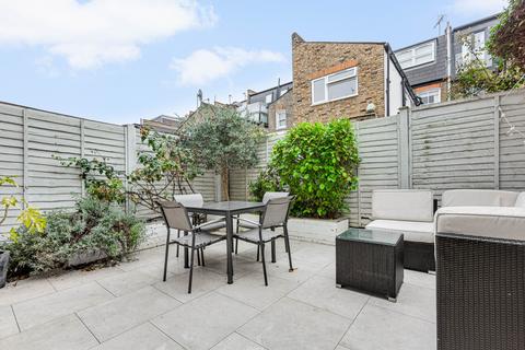 4 bedroom terraced house to rent, Gowan Avenue, London