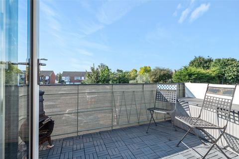 9 Cherrydown Walk, Romford, RM7 8HJ