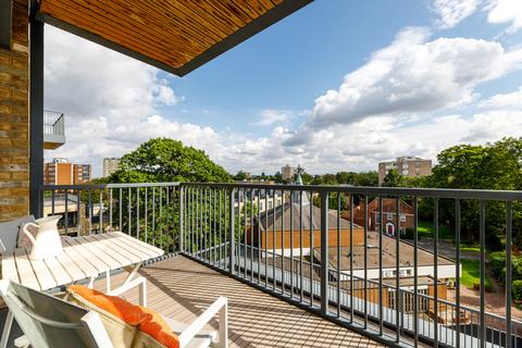 3 bedroom flat to rent, Beatrice Place, London