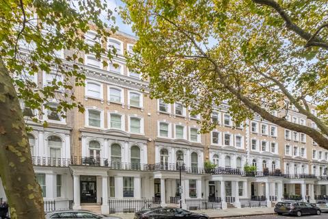 3 bedroom flat for sale, Beaufort Gardens, Knightsbridge