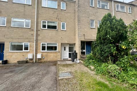 4 bedroom terraced house to rent, Martin Close, Cirencester, Gloucestershire, GL7