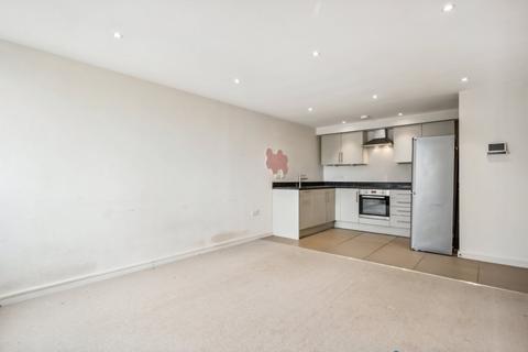 1 bedroom flat to rent, Orchard Road, Richmond, Surrey