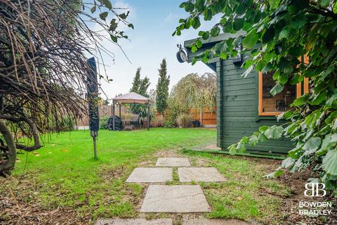 35 Walden Way, Ilford, IG6 3BJ