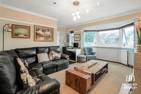 35 Walden Way, Ilford, IG6 3BJ