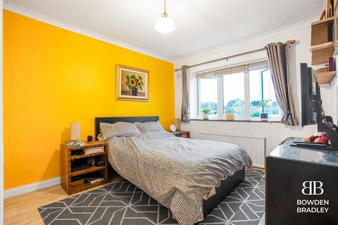 35 Walden Way, Ilford, IG6 3BJ