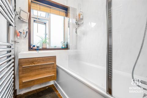 35 Walden Way, Ilford, IG6 3BJ