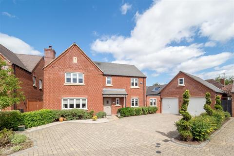 4 bedroom detached house to rent, Hewitt Road, Barford