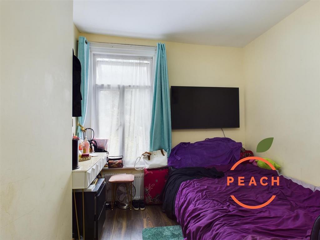 CAM04237 G0-PR0034-STILL013.jpg