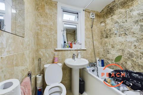 9a Albert Square, London, E15 1HJ