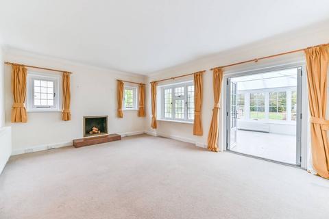 4 bedroom detached house to rent, Upper Woodcote Village, Coulsdon, Purley, CR8