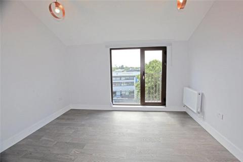 4 bedroom flat to rent, Taylor Close, Northumberland Park