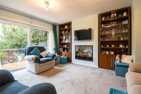 2 bedroom maisonette for sale, Glenhurst Avenue, Ruislip HA4