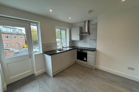 4 bedroom maisonette to rent, Bradmore Green, Brookmans Park AL9