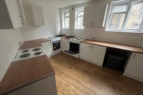 Property to rent, Holdenhurst Road, Bournemouth, BH8