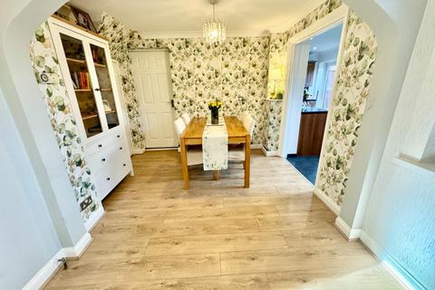 27 Alloway Grove, Hemlington, Middlesbrough, TS8 9HT