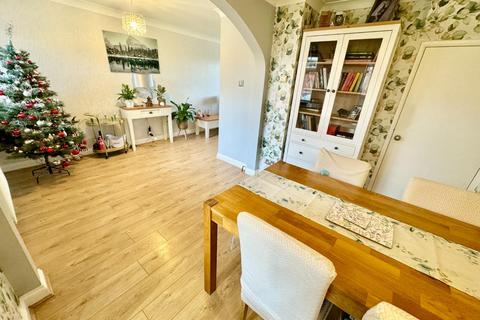27 Alloway Grove, Hemlington, Middlesbrough, TS8 9HT
