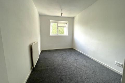 3 bedroom terraced house to rent, Culross Walk, Corby, NN18 9JQ