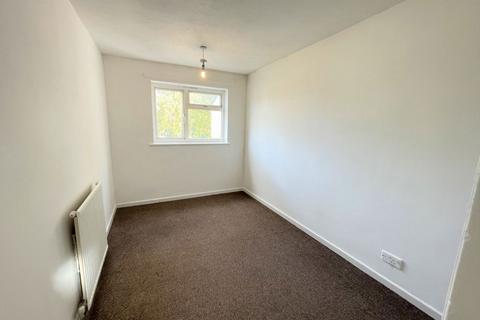 3 bedroom terraced house to rent, Culross Walk, Corby, NN18 9JQ