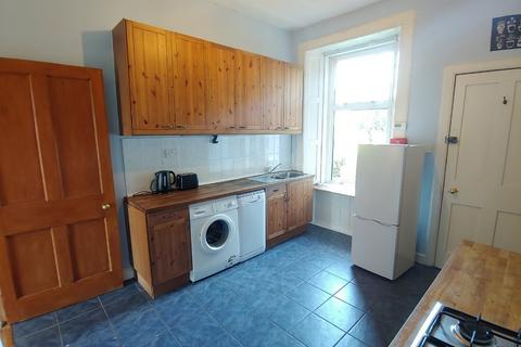 2 bedroom flat to rent, Wallace Street, Stirling, Stirlingshire, FK8