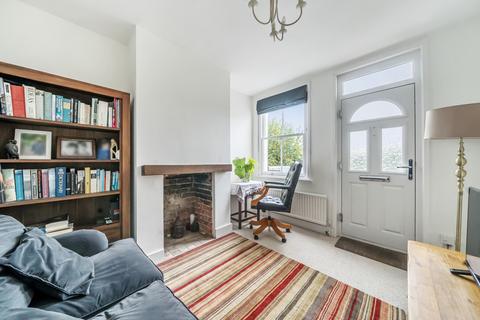 35 Latimer Road, Godalming, GU7 1BW