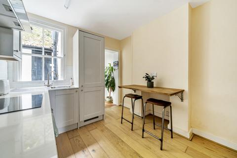 35 Latimer Road, Godalming, GU7 1BW