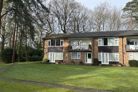 2 bedroom flat for sale, Beacon Hill Court, Surrey GU26