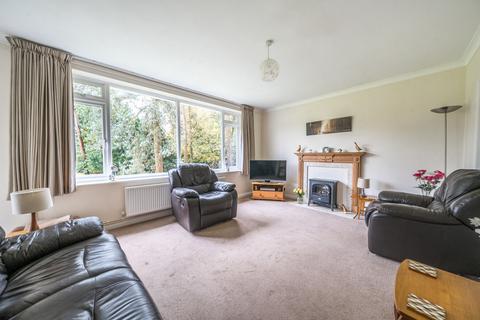 2 bedroom flat for sale, Beacon Hill Court, Surrey GU26