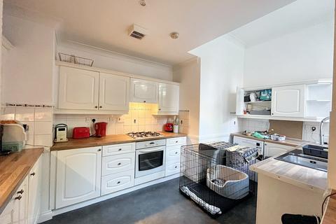 Flat 3, Seacliff Court, 23 Boscombe Cliff Road, Bournemouth, BH5 1JP