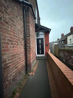 3 bedroom ground floor flat to rent, Mayfield Road, Wallasey, CH45