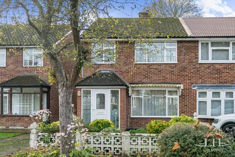 3 bedroom semi-detached house for sale, Berkeley Drive, Hornchurch